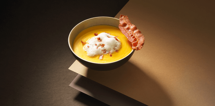 Majssuppe med bacon espuma